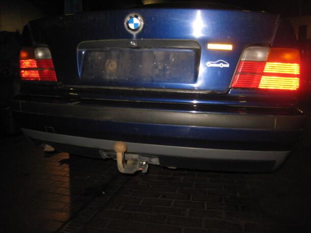Foto: STOßSTANGE / STOSSFÄNGER HINTEN eines BMW 318tds