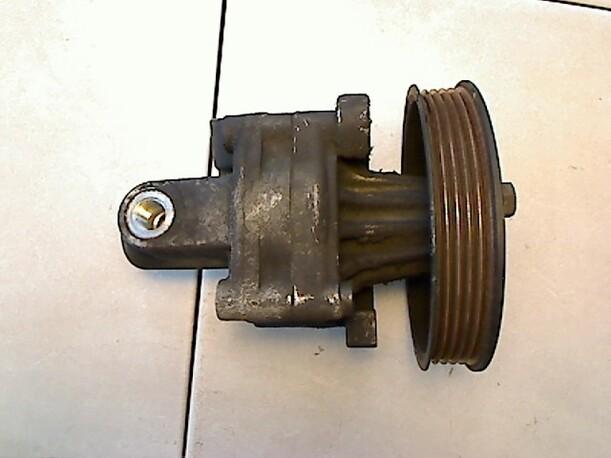 Foto: LENKGETRIEBEPUMPE eines BMW 318tds