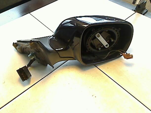 Foto: AUSSENSPIEGEL RECHTS ELEKTR.VERSTELLB. (ohne Glas) eines Audi A3 1.6