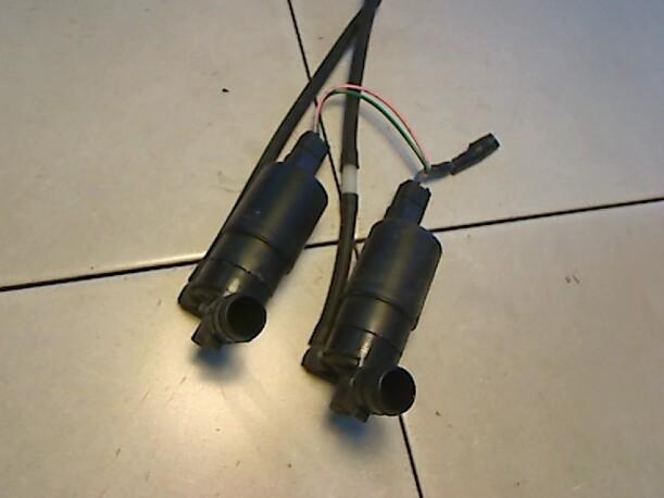 Foto: SCHEIBENWASCHPUMPENSET eines Citroen C1 1.0