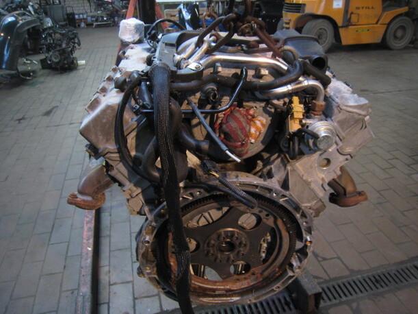 Foto: MOTOR 112941 (UNGEPRÜFT) eines Mercedes-Benz E 320 T