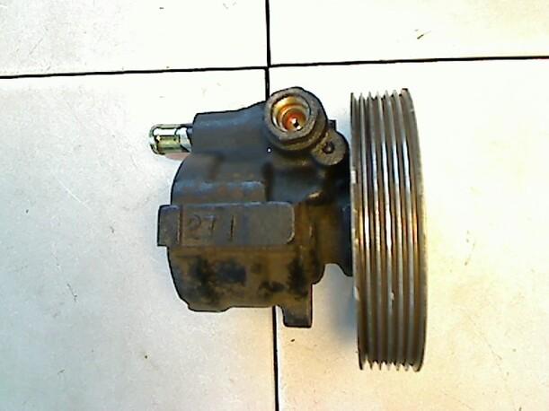 Foto: LENKGETRIEBEPUMPE eines Renault Megane 1.6