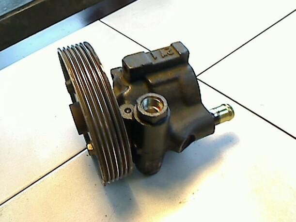 Foto: LENKGETRIEBEPUMPE eines Renault Megane 1.6