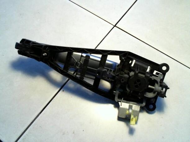 Foto: TÜRAUSSENGRIFF HINTEN LINKS eines Opel Zafira 2.0 Turbo