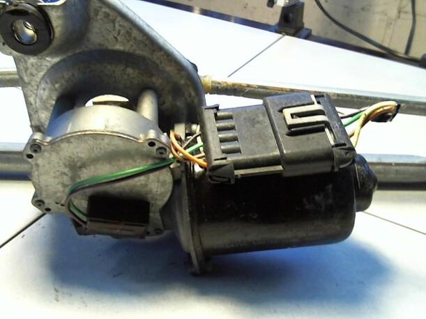 Foto: SCHEIBENWISCHERMOTOR VORN eines Opel Corsa 12V