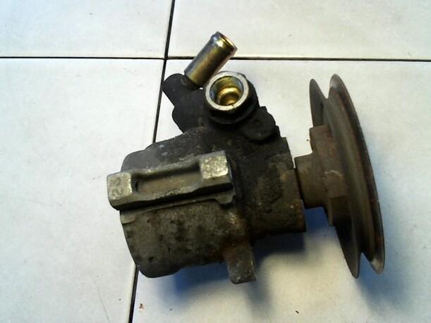 Foto: LENKGETRIEBEPUMPE eines VW Golf 1.9 D