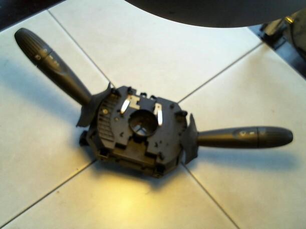 Foto: KOMBISCHALTER eines Fiat Punto 1.2