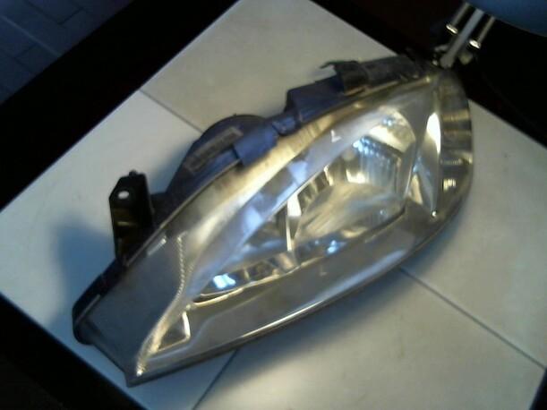 Foto: SCHEINWERFER LINKS eines Renault Megane 1.4