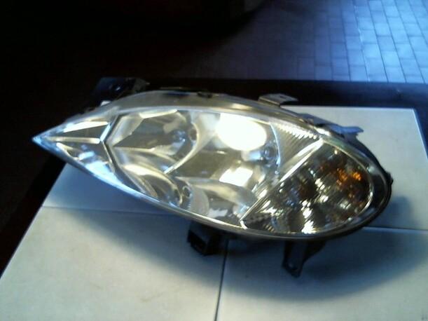 Foto: SCHEINWERFER LINKS eines Renault Megane 1.4