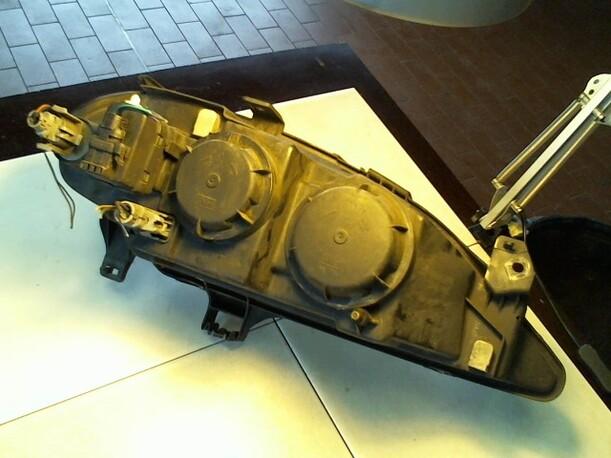 Foto: SCHEINWERFER LINKS eines Renault Megane 1.4