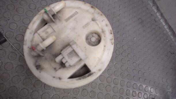 Foto: KRAFTSTOFFPUMPE / BENZINPUMPE eines Renault Megane 1.4