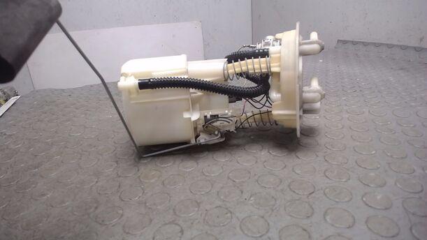 Foto: KRAFTSTOFFPUMPE / BENZINPUMPE eines Renault Megane 1.4