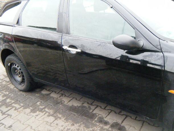 Foto: TÜR VORNE RECHTS eines Alfa Romeo 156 Sportwagon 1.6 Twin Spark