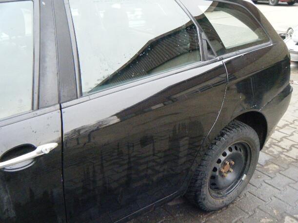 Foto: TÜR HINTEN LINKS eines Alfa Romeo 156 Sportwagon 1.6 Twin Spark