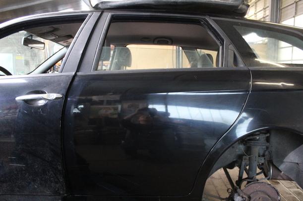 Foto: TÜR HINTEN LINKS eines Alfa Romeo 156 Sportwagon 1.6 Twin Spark