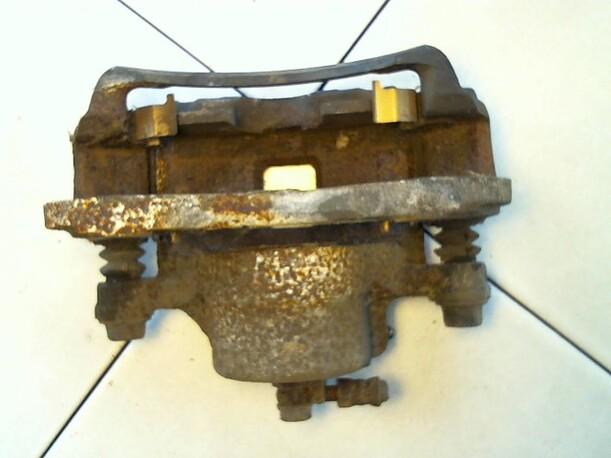 Foto: BREMSSATTEL VORN LINKS eines Mitsubishi Galant 1800