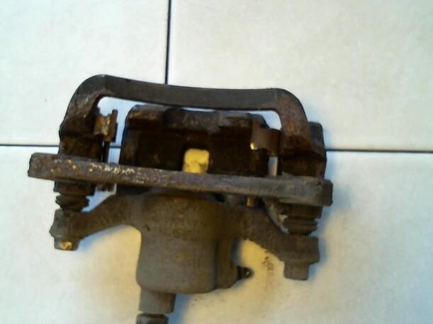 Foto: BREMSSATTEL HINTEN LINKS eines Mitsubishi Galant 1800