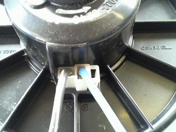 Foto: HEIZUNGSGEBLÄSE eines Mitsubishi Galant 1800