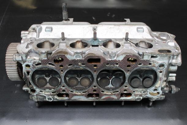 Foto: ZYLINDERKOPF MG93 eines Mitsubishi Galant 1800