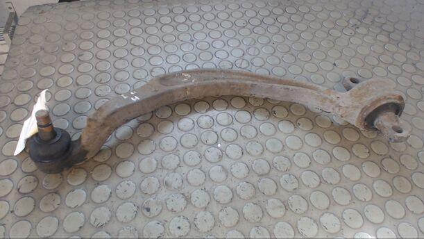 Foto: QUERLENKER VORN LINKS HINTEN eines Mitsubishi Galant 1800