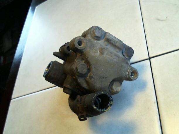 Foto: LENKGETRIEBEPUMPE eines VW Caddy 2.0 SDI