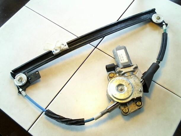 Foto: FENSTERHEBER ELEKTR. VORN LINKS (2/3-TÜRER) eines Alfa Romeo 147 1.6 Twin Spark