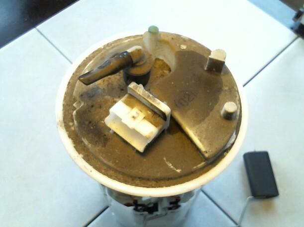 Foto: KRAFTSTOFFPUMPE eines Alfa Romeo 147 1.6 Twin Spark