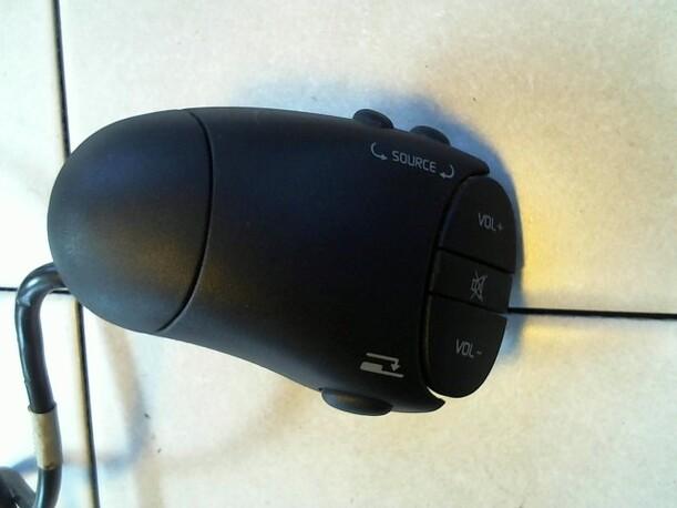 Foto: SCHALTER RADIOBEDIENUNG eines Renault Scenic 1.6 16V