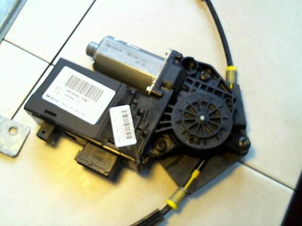 Foto: FENSTERHEBER ELEKTR VORN LINKS (4/5-TÜRER) eines Peugeot 307 110