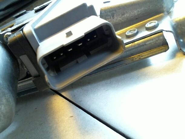 Foto: FENSTERHEBER ELEKTR. HINTEN LINKS eines Peugeot 307 110