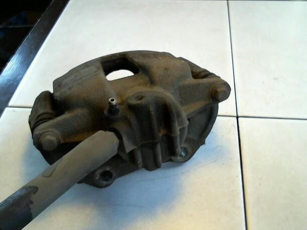 Foto: BREMSSATTEL VORN LINKS eines Peugeot 307 110