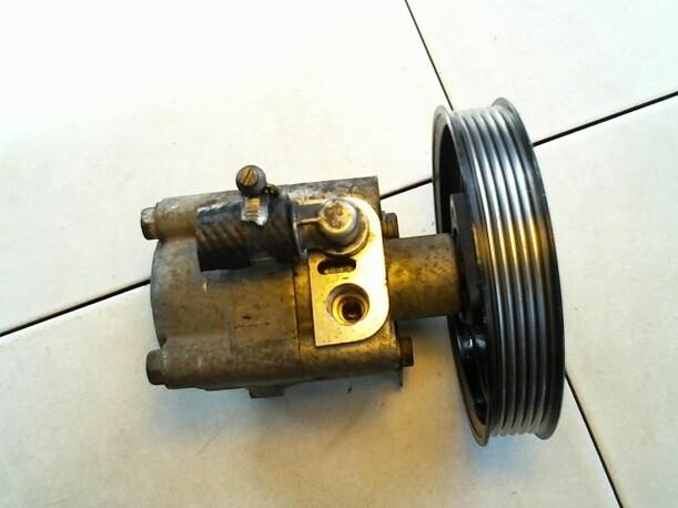 Foto: LENKGETRIEBEPUMPE eines BMW 318i