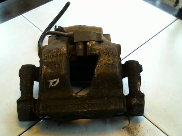 Foto: BREMSSATTEL VORN RECHTS eines Mercedes-Benz E 240