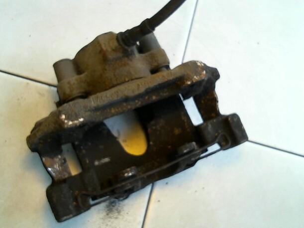 Foto: BREMSSATTEL VORN RECHTS eines Mercedes-Benz E 240