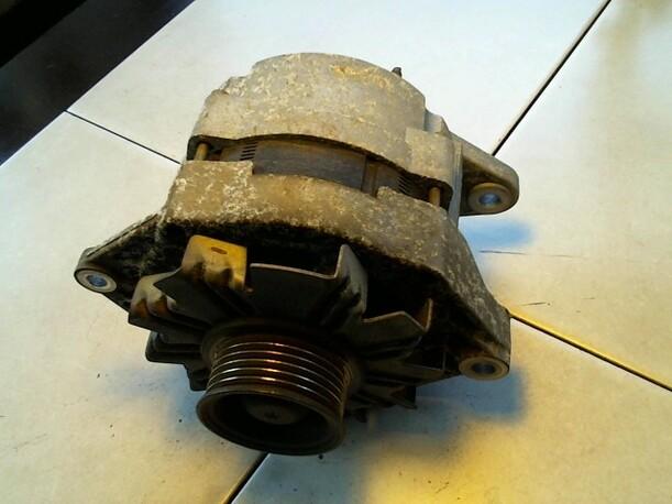 Foto: LICHTMASCHINE eines Renault R 19 1.8