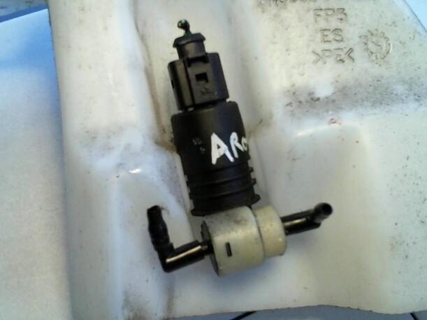 Foto: SCHEIBENWASCHBEHÄLTER eines Seat Arosa 1.0 MPI
