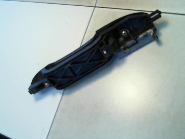 Foto: TÜRAUSSENGRIFF HINTEN LINKS eines Ford Focus Turn. 1.8 TDCi