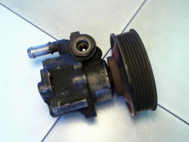 Foto: LENKGETRIEBEPUMPE eines Skoda Felicia Combi 1.6