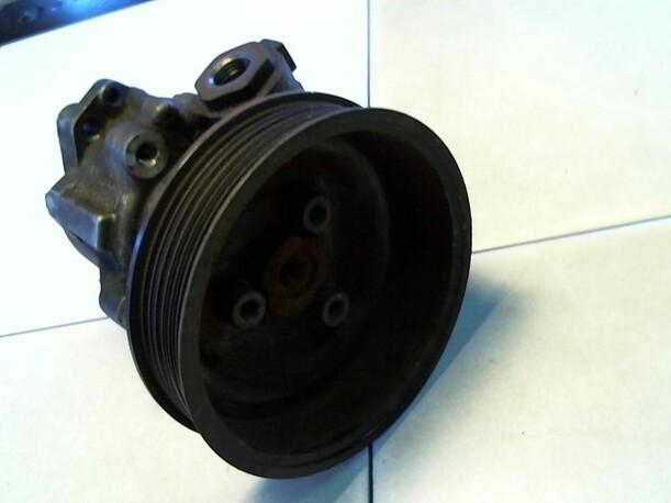 Foto: LENKGETRIEBEPUMPE eines Skoda Felicia Combi 1.6