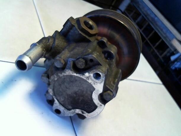 Foto: LENKGETRIEBEPUMPE eines Skoda Felicia Combi 1.6