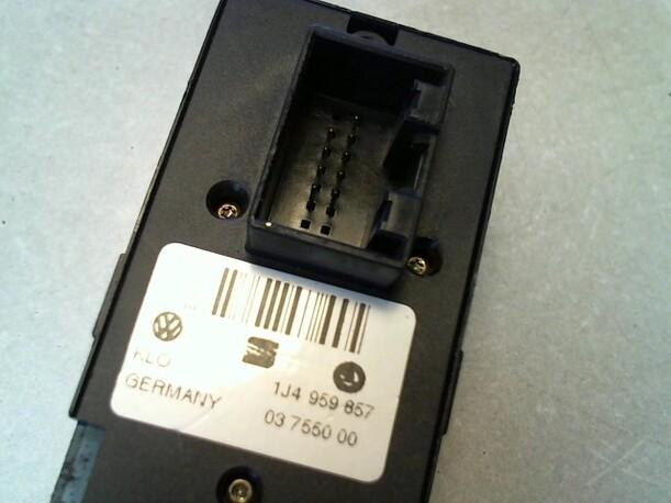 Foto: FENSTERHEBERSCHALTER eines VW Golf 1.6