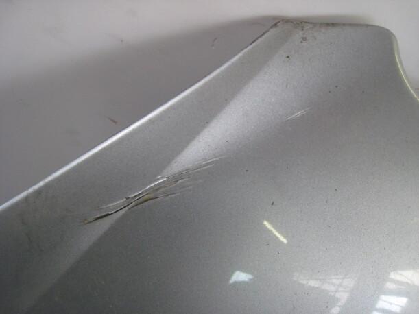 Foto: MOTORHAUBE eines Citroen C5 Kombi 3.0 V6