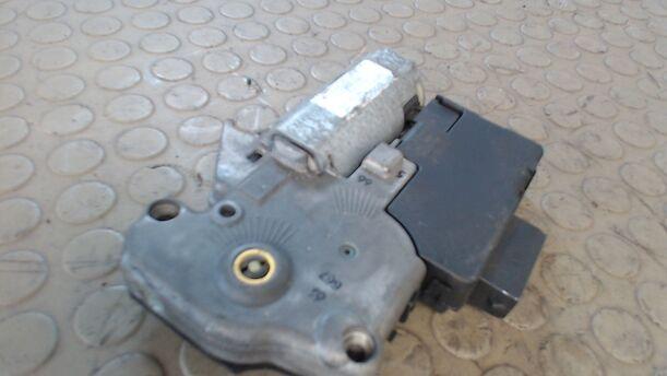 Foto: MOTOR SCHIEBEDACH eines Opel Astra EX