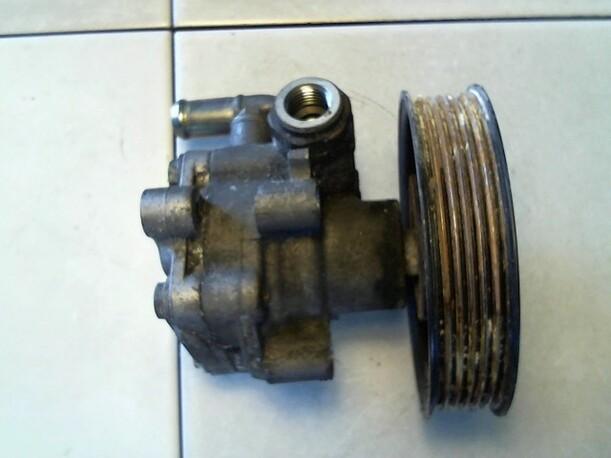 Foto: LENKGETRIEBEPUMPE eines Audi A3 1.6