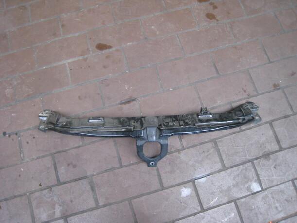 Foto: FRONTBLECH OBEN eines Mercedes-Benz E 270 CDI