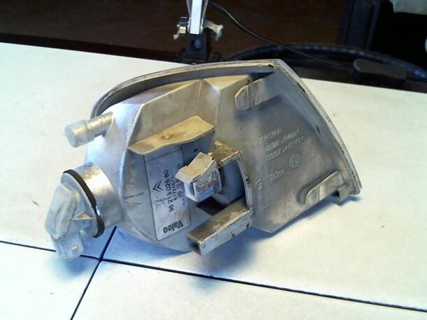 Foto: BLINKER / BLINKLEUCHTE LINKS eines Citroen Berlingo 600