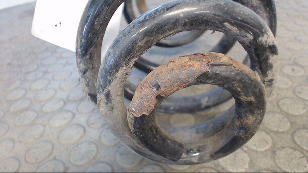 Foto: HINTERFEDER LINKS eines Audi A6 Avant 2.4