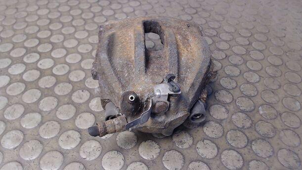 Foto: BREMSSATTEL VORNE LINKS eines Alfa Romeo 166 2.4 JTD