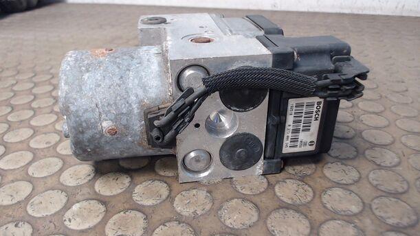 Foto: HAUPTBREMSAGGREGAT ABS eines Alfa Romeo 166 2.4 JTD