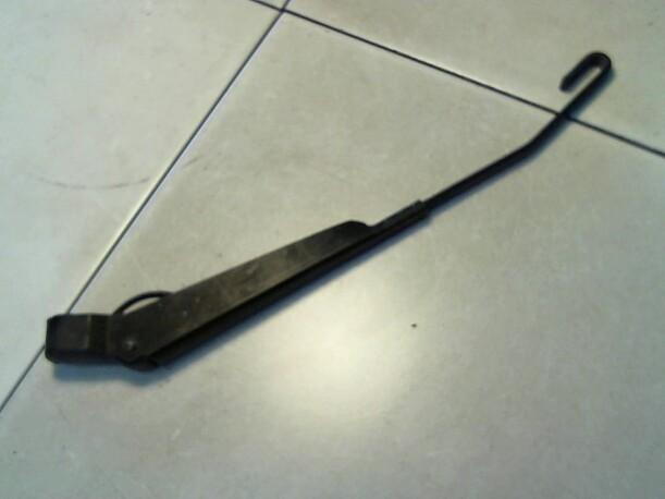 Foto: SCHEIBENWISCHERARM HINTEN eines Ford Focus